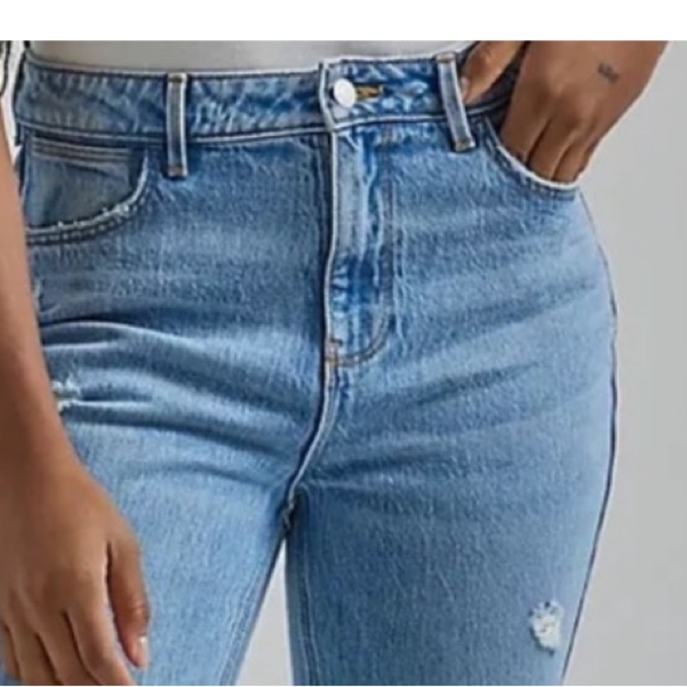 Wrangler High Rise Bold Boot Jeans Distressed Light Wash 8 x32 NWT - Picture 7 of 12